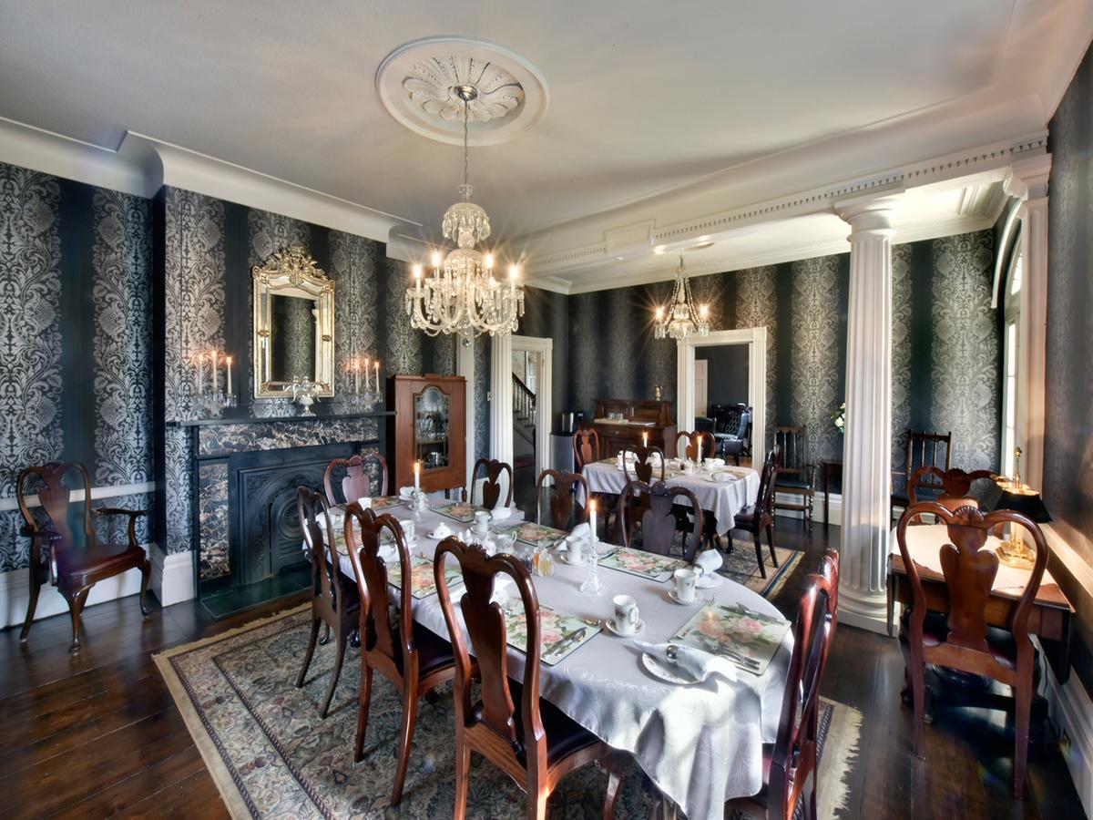 Brockamour Manor Bed And Breakfast Ниагара-он-те-Лейк Экстерьер фото
